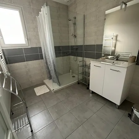 Prázdninový dům Maison Neuve Classement 3 Etoiles Avec Acces Prive Piste Cyclable, 6 Personnes Mimizan-Plage