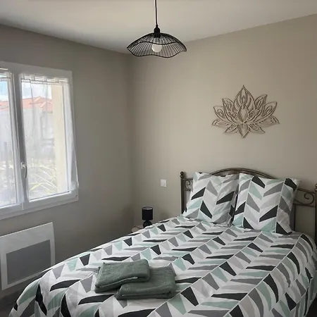 Casa vacanze Maison Neuve Classement 3 Etoiles Avec Acces Prive Piste Cyclable, 6 Personnes Mimizan