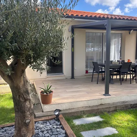 Maison Neuve Classement 3 Etoiles Avec Acces Prive Piste Cyclable, 6 Personnes