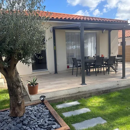 Prázdninový dům Maison Neuve Classement 3 Etoiles Avec Acces Prive Piste Cyclable, 6 Personnes Mimizan-Plage