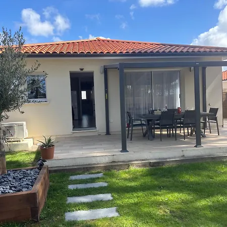 Holiday home Maison Neuve Classement 3 Etoiles Avec Acces Prive Piste Cyclable, 6 Personnes
